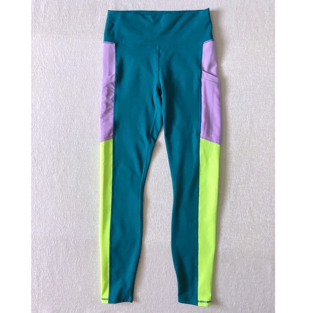 Fabletics PowerHold On-The-Go Paradise Leggings Woman’s Small Compression Pocket